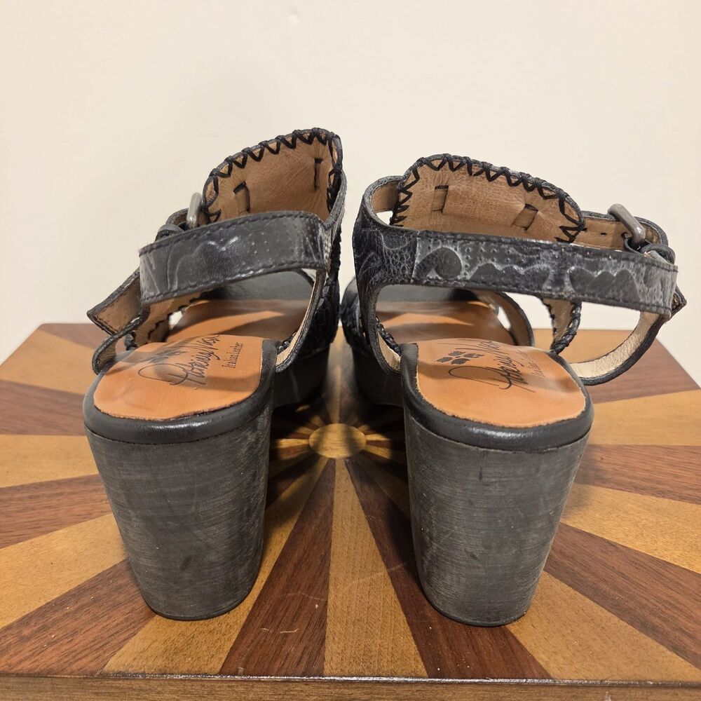 Patricia Nash Viola Black Tooled Leather Sandals Heels Rustic Sz 8.5M MRSP 169 - Picture 8 of 13